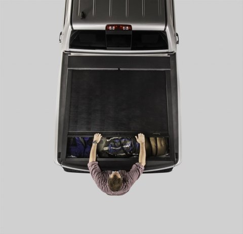 Roll-N-Lock 05-15 Toyota Tacoma Double Cab SB 59-1/2in M-Series Retractable Tonneau Cover