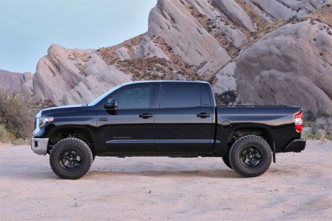 Fabtech 16-18 Toyota Tundra 2WD/4WD 4in Budget Upper Control Arm System - Component Box
