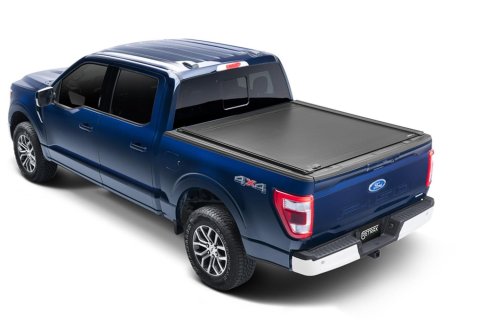 Retrax 21-22 Nissan Navara DC 58.5in. Bed (Will Not Fit Euro Model) RetraxONE XR