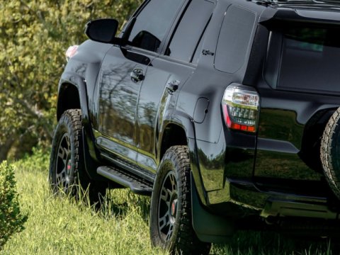 Cali Raised 10-24 Toyota 4Runner Step Ed Bolt On Rock Sliders - Kick Out/PowderCoat Plate/BedLiner