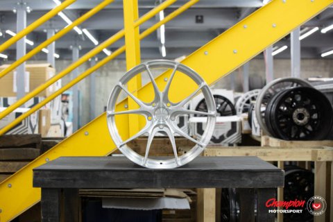 Vossen X Champion RS74 22X10.5 / ET15 / 5X130 / Brushed Gloss Clear Wheel / Macan - Rear