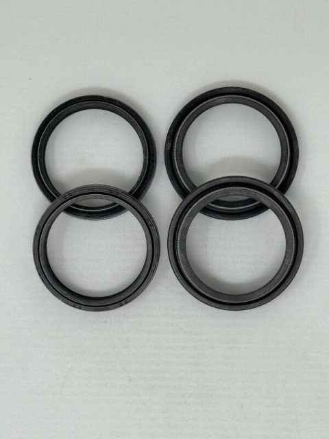 KYB 05-09 Kawasaki/ Suzuki / 05+ Yamaha / TM Front Fork Oil and Dust Seal Set 48 mm.
