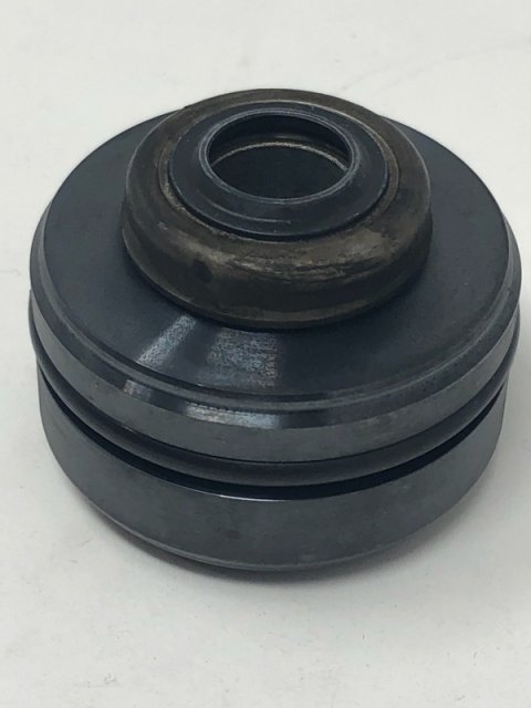 KYB 02-03/05-07 Suzuki GSX-R1000 Rear Shock Seal Head 46 mm. / 14 mm.