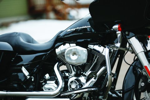 S&S Cycle 08-16 Touring/16-17 Softail Models Stealth Air Cleaner Kit w/ Chrome Tribute Cover