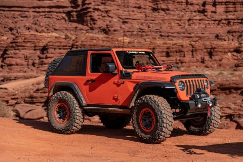 Rugged Ridge Lightshield Hood Guard 18-22 Jeep Wrangler JL / 20-22 Jeep Gladiator JT