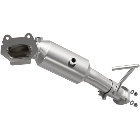 MagnaFlow Conv Direct Fit OEM 12-17 Jeep Wrangler 3.6L Underbody
