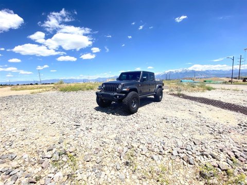 Tuff Country 20-23 Jeep Gladiator 2in Leveling Kit Front w/Front shock extension Brackets 42200