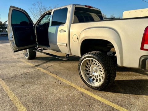 Body Armor 4x4 14-18 GM Silverado/Sierra 1500/2500/3500 (Gas Only) E-Power Board Steps - Black