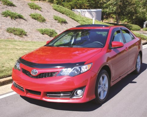 Husky Liners 18-24 Toyota Camry Aeroskin Hood Protector - Smoke