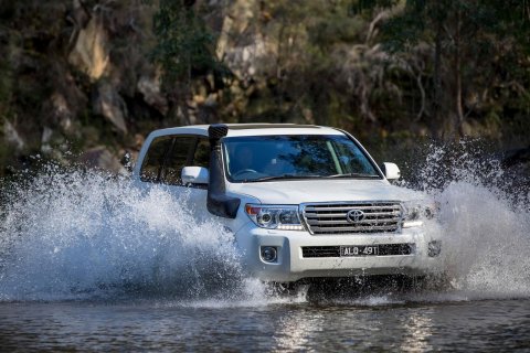 ARB 07-15 Toyota URJ200 PET 3UR-FE Snorkel Armax