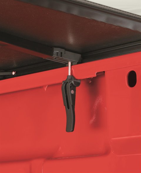 Lund 15-18 Ford F-150 (5.5ft. Bed) Genesis Tri-Fold Tonneau Cover - Black