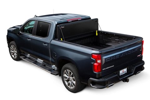 LEER 2020+ GM Silverado/Sierra HF650M 6Ft9In Heavy Duty Tonneau Cover - Folding