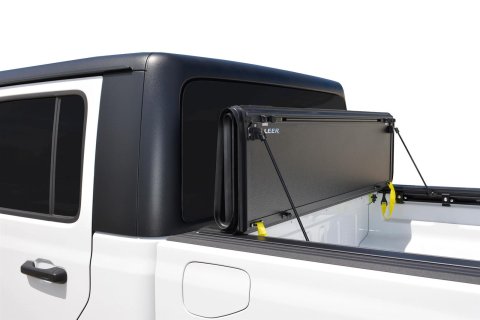 LEER 2020+ Jeep Gladiator HF650M 5Ft With or Without Track Tonneau Cover - Folding