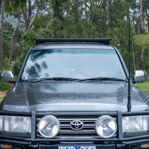 ARB Roof Rack Base with Mount Kit - Flat Rack with Wind Deflector (1x arb1770030, 1x arb17913010)
