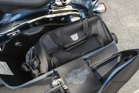 Kuryakyn Backrest Accessories 412856 Luggage Momentum Gunslinger Saddlebag Range Bag MOMENTUM GUNSLINGER RANGE BAG