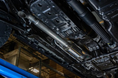 Pypes Stubby Cat-Back Race Pro Exhaust Systems SJJ37R Jeep Wrangler JL 2.0 4 Cyl 4 Door Cat-back system with Muffler. Constructed of 409SS with a 304SS polished muffler. Syubby Turndown e