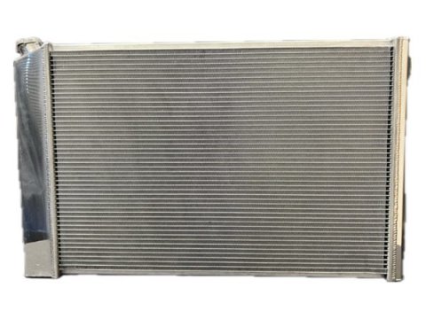 Radiator - 33.25 in W x 20.25 in H x 2.5 in D - Single Pass - Driver Side Inlet - Passenger Side Outlet - Aluminum - Polished - GM Fullsize SUV 1973-9
