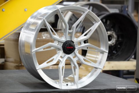 Vossen x Novitec NF11 22x12in - 5x114.3 BP - ET42 - Brushed Gloss Clear Ferrari GTC4Lusso Rear Wheel