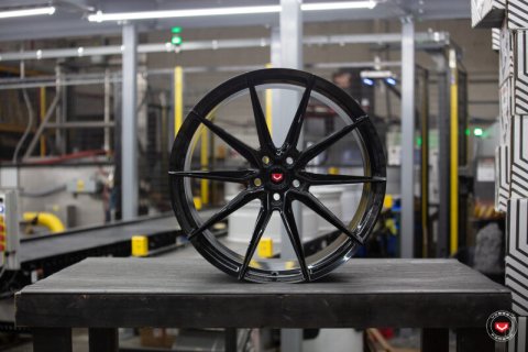 Vossen Forged Evo-2 20x9 / 5x112 - Gloss Black - Audi R8 2G / Lamborghini Huracan Fitment - Front