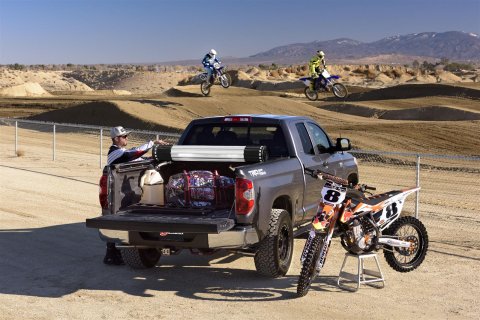 BAK 07-20 Toyota Tundra 6ft 6in Bed (w/o OE Track System) Revolver X2