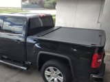 Roll-N-Lock 15-18 Ford F-150 SB 77-3/8in M-Series Retractable Tonneau Cover thumbnail 7