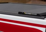 Roll-N-Lock 2020 Jeep Gladiator 5ft bed (w/ Trail Rail System) M-Series Retractable Tonneau Cover thumbnail 5