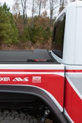 Roll-N-Lock 2020 Jeep Gladiator 5ft bed (w/ Trail Rail System) M-Series Retractable Tonneau Cover thumbnail 8
