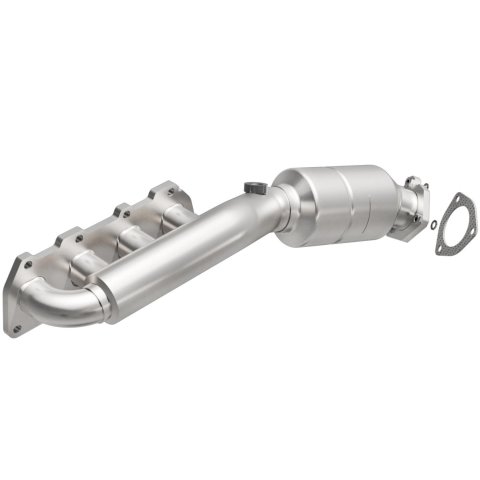 MagnaFlow Direct Fit Catalytic Converter 02-04 Volkswagen Passat 4.0L