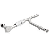 MagnaFlow Direct Fit Catalytic Converter 99-00 Ford F-150 4.6L thumbnail 4