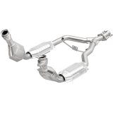 MagnaFlow Direct Fit Catalytic Converter 96-98 Ford Mustang 3.8L thumbnail 1