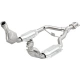 MagnaFlow Direct Fit Catalytic Converter 96-98 Ford Mustang 3.8L thumbnail 3