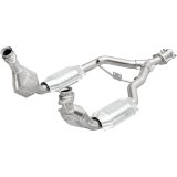 MagnaFlow Direct Fit Catalytic Converter 96-98 Ford Mustang 3.8L thumbnail 6