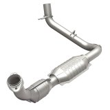MagnaFlow Direct Fit Catalytic Converter 97-98 Ford Trucks 5.4L thumbnail 4