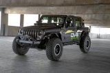 DV8 Offroad 07-23 Jeep Wrangler/Gladiator JT/JK/JL FS-25 Stubby Front Bumper w/Plated Bull Bar thumbnail 1
