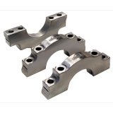 Howards Cams Extreme Billet Main Caps H350R Caps, Steel, 3-Center, Straight Outer Bolts, 4-Bolt, Chevy, Small Block, Set of 3 thumbnail 1